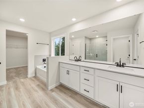 17505 NE Midnight Sun Loop, Poulsbo WA 98370