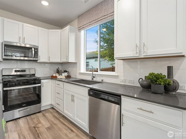 17505 NE Midnight Sun Loop, Poulsbo WA 98370