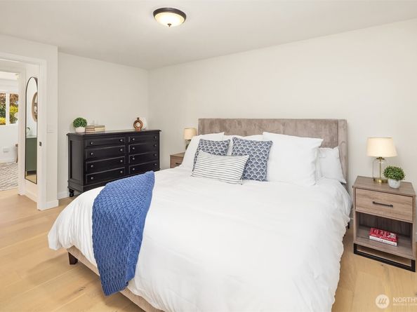 15406 119th Avenue NE, Bothell WA 98011
