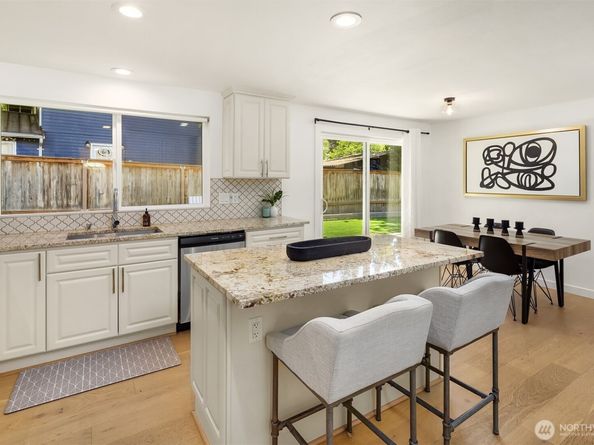 15406 119th Avenue NE, Bothell WA 98011