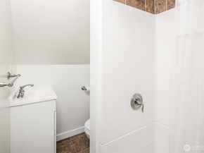 15406 119th Avenue NE, Bothell WA 98011