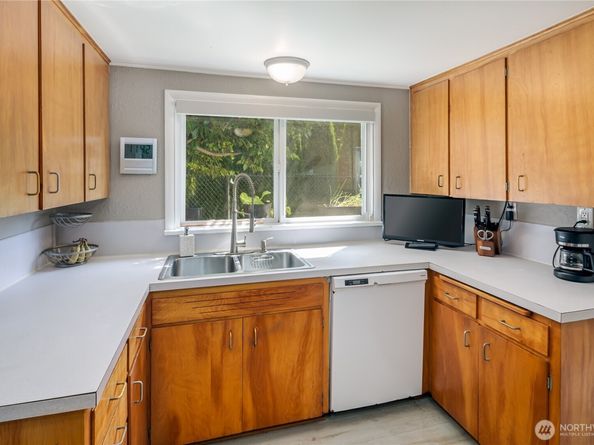 305 Alverson Boulevard, Everett WA 98201