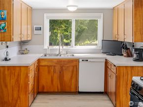 305 Alverson Boulevard, Everett WA 98201