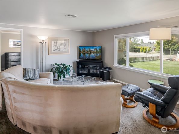 305 Alverson Boulevard, Everett WA 98201