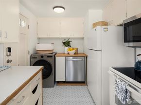 6827 25th Avenue NE, Seattle WA 98115