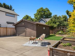 6827 25th Avenue NE, Seattle WA 98115