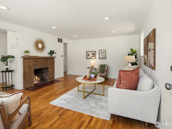 6827 25th Avenue NE, Seattle WA 98115