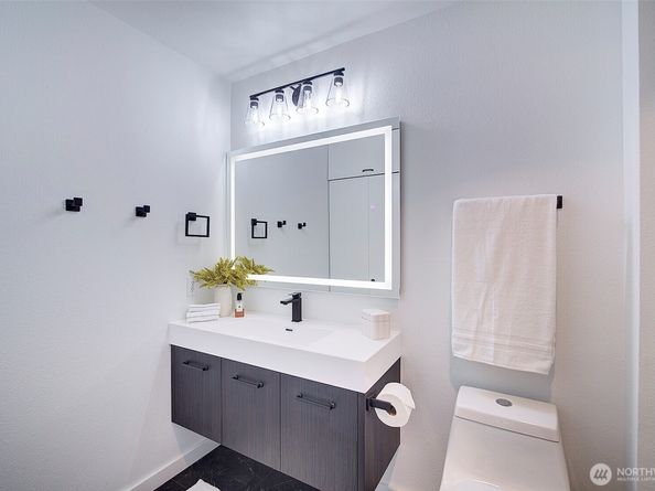 303 23rd Avenue S 506, Seattle WA 98144