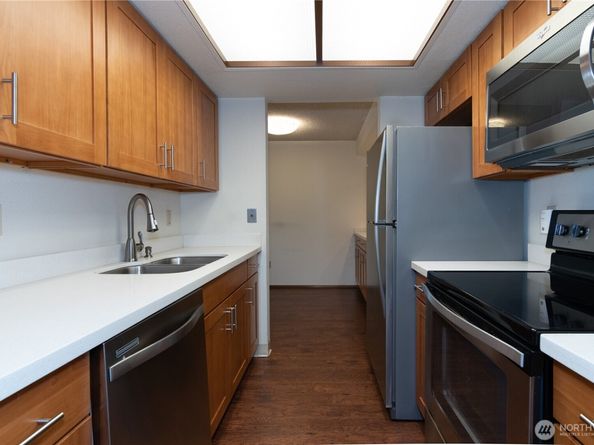 3421 SW Roxbury Street 106, Seattle WA 98126