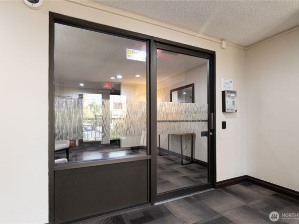 3421 SW Roxbury Street 106, Seattle WA 98126