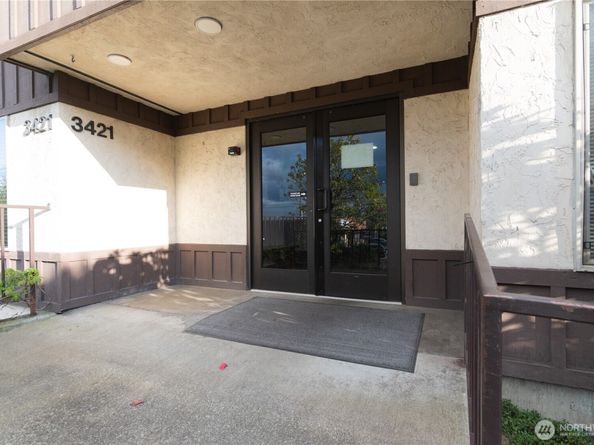 3421 SW Roxbury Street 106, Seattle WA 98126