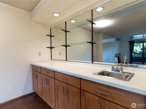 3421 SW Roxbury Street 106, Seattle WA 98126