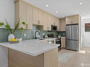 6032 42nd Avenue SW C, Seattle WA 98136