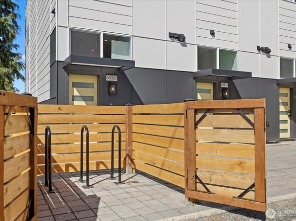 6032 42nd Avenue SW C, Seattle WA 98136