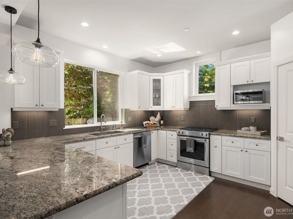 6213 NE 198TH Street, Kenmore WA 98028