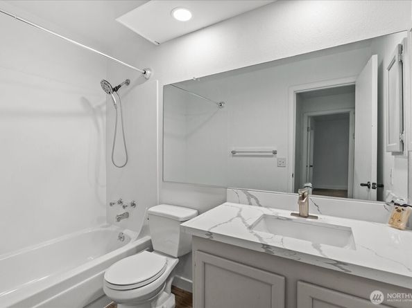 12904 126th Court NE J103, Kirkland WA 98034