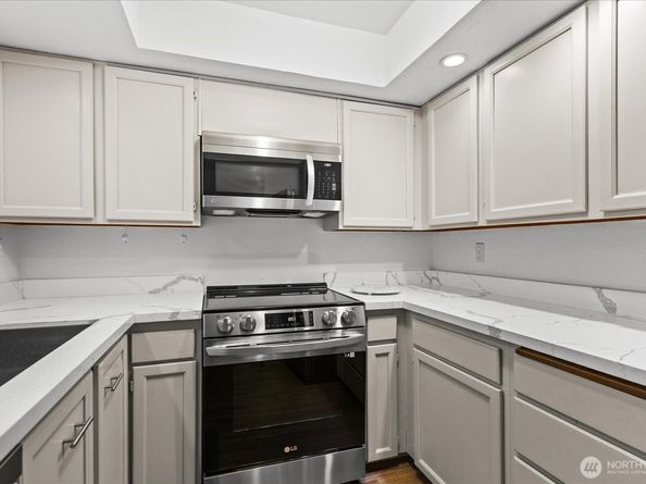 12904 126th Court NE J103, Kirkland WA 98034