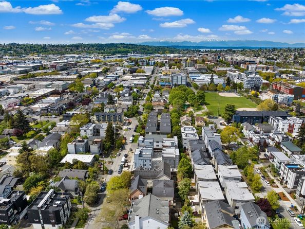 822 B NW 52nd Street, Seattle WA 98107