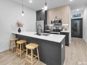 822 B NW 52nd Street, Seattle WA 98107