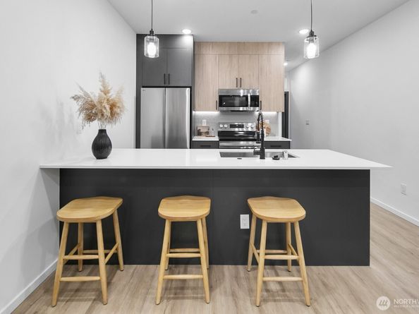 822 B NW 52nd Street, Seattle WA 98107