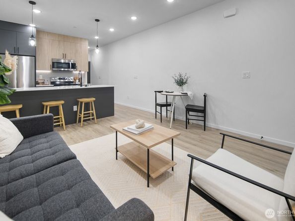 822 B NW 52nd Street, Seattle WA 98107