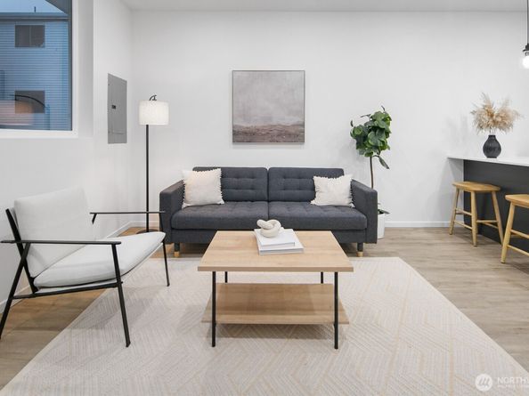 822 B NW 52nd Street, Seattle WA 98107