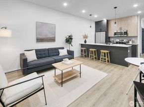 822 B NW 52nd Street, Seattle WA 98107