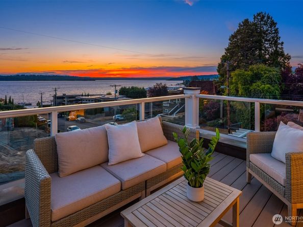 702 2nd Street S, Kirkland WA 98033
