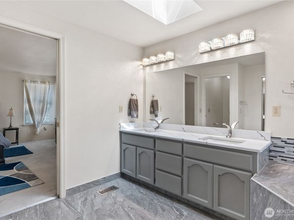 32638 20th Avenue SW, Federal Way WA 98023