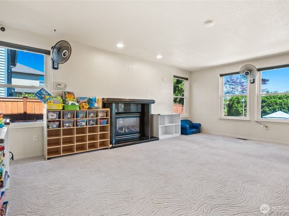 32638 20th Avenue SW, Federal Way WA 98023