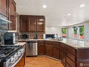 32638 20th Avenue SW, Federal Way WA 98023
