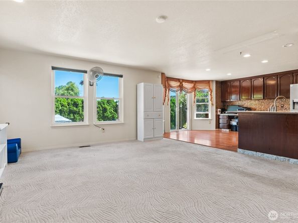 32638 20th Avenue SW, Federal Way WA 98023