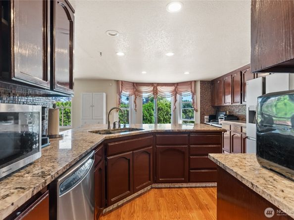 32638 20th Avenue SW, Federal Way WA 98023
