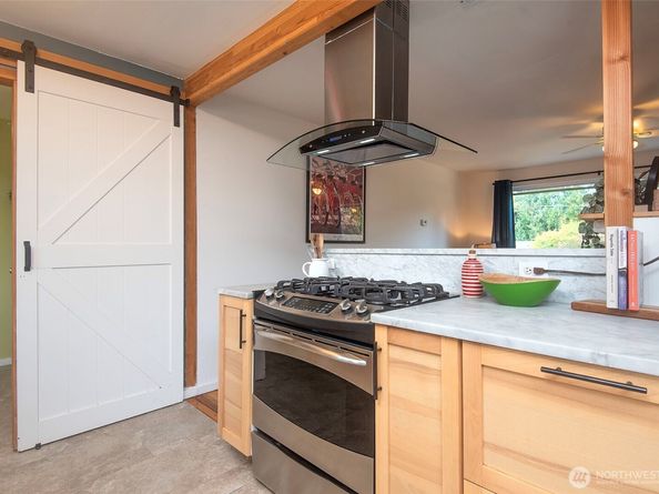 18052 7th Avenue NE, Shoreline WA 98155