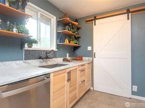 18052 7th Avenue NE, Shoreline WA 98155