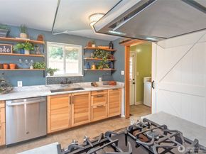 18052 7th Avenue NE, Shoreline WA 98155