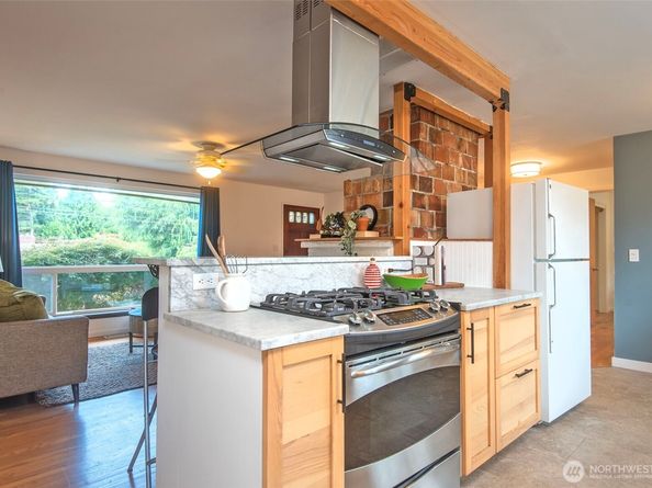 18052 7th Avenue NE, Shoreline WA 98155