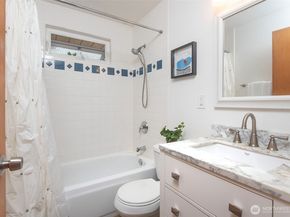 18052 7th Avenue NE, Shoreline WA 98155