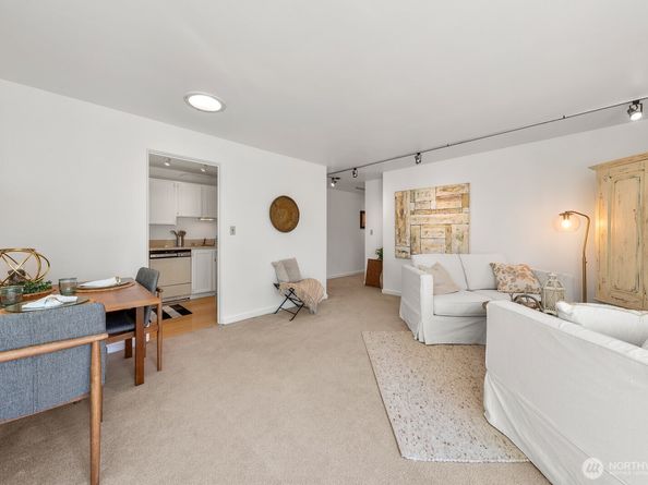 1800 Taylor Avenue N 406, Seattle WA 98109