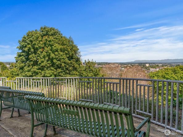 1800 Taylor Avenue N 406, Seattle WA 98109