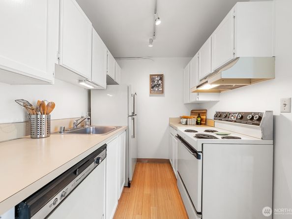 1800 Taylor Avenue N 406, Seattle WA 98109