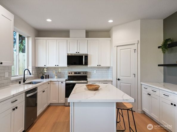429 Legion Drive, Everett WA 98201