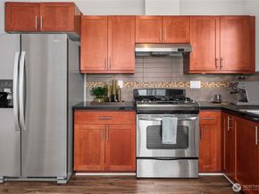 15100 6th Avenue SW 728, Burien WA 98166