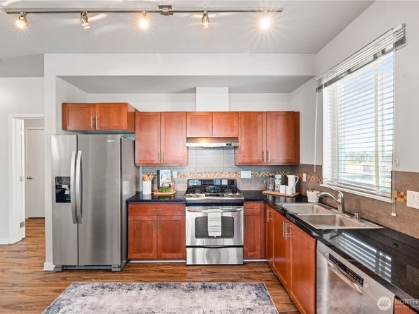 15100 6th Avenue SW 728, Burien WA 98166