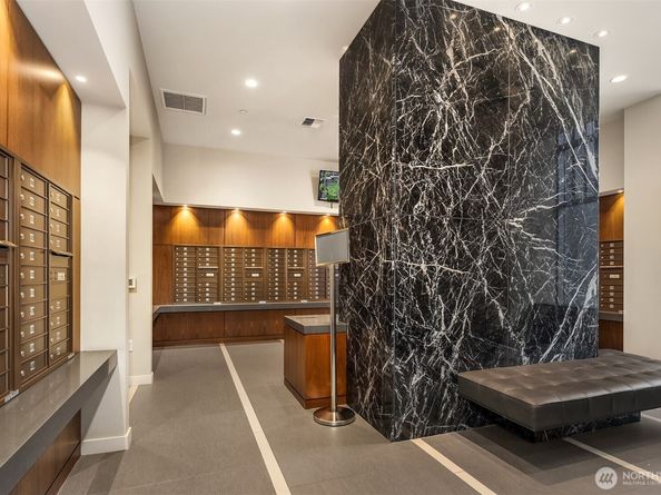 583 Battery Street 1202N, Seattle WA 98121