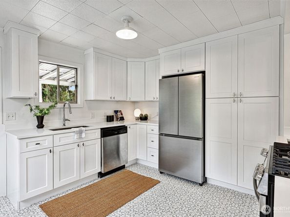 1027 NW 65th Street, Seattle WA 98117