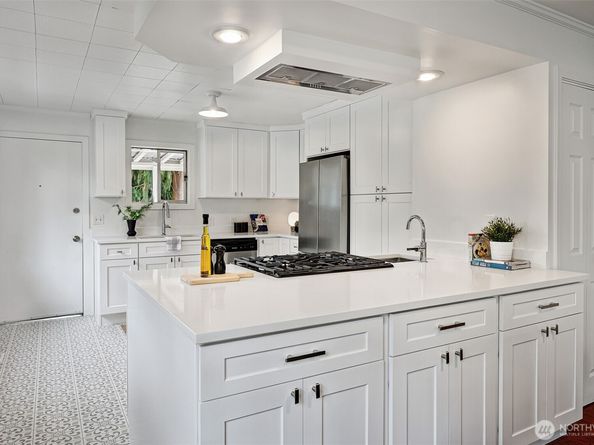 1027 NW 65th Street, Seattle WA 98117