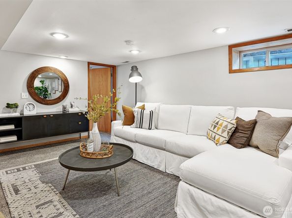 1027 NW 65th Street, Seattle WA 98117