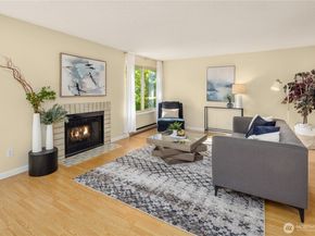 9504 Ravenna Avenue NE 203, Seattle WA 98115