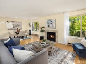 9504 Ravenna Avenue NE 203, Seattle WA 98115